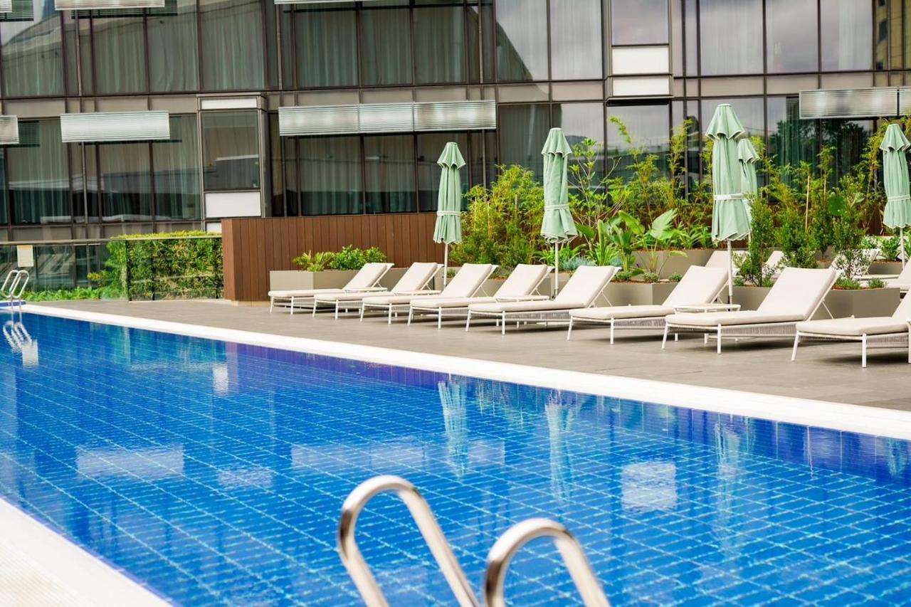 Отель The Darling At The Star Сидней Экстерьер фото The swimming pool at the hotel