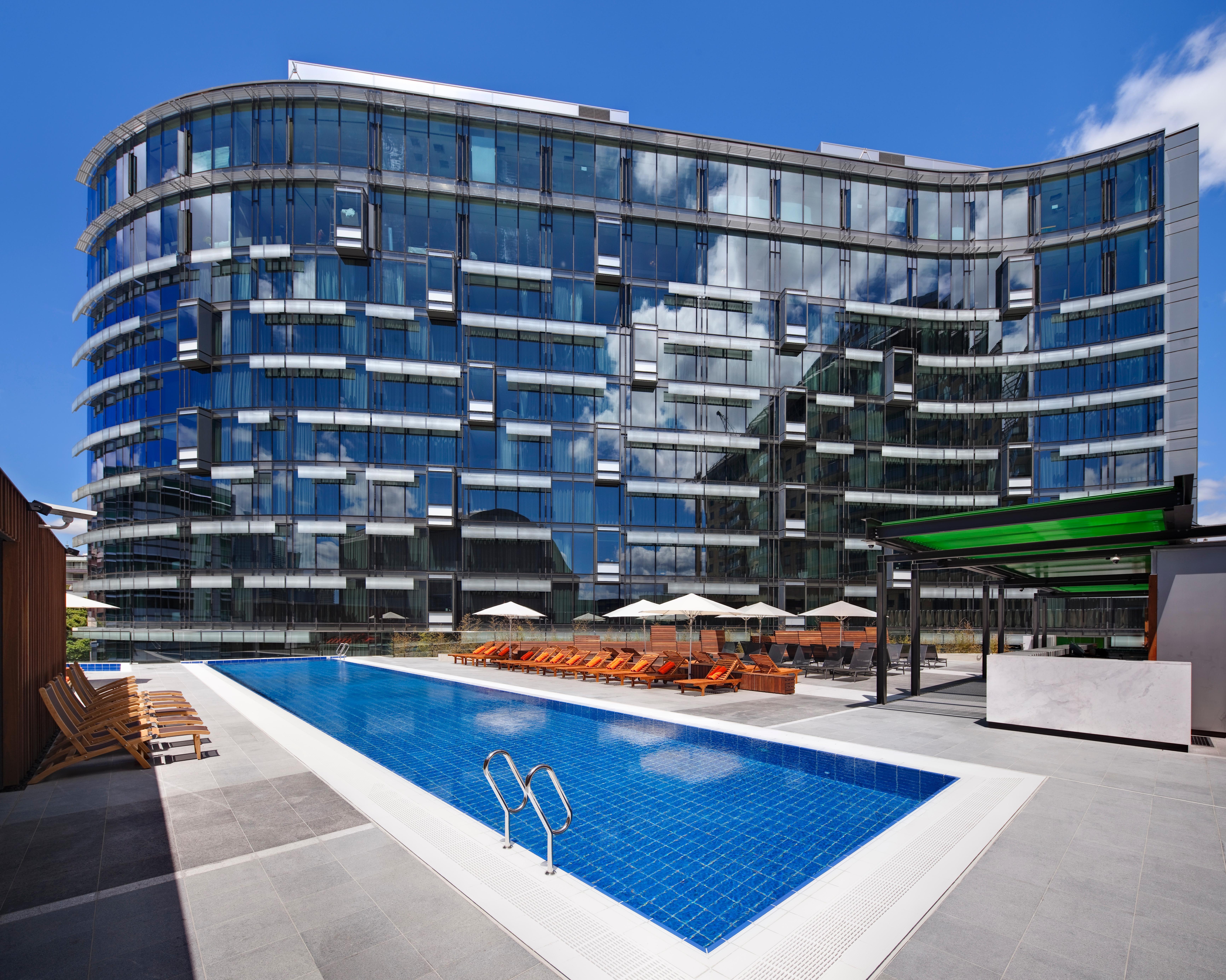 Отель The Darling At The Star Сидней Экстерьер фото The hotel's pool